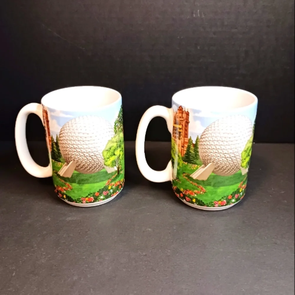 Set of two Disney Parks coffee mugs - Picture 3 of 5